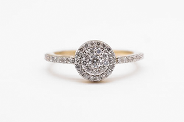 photo-1589674799058-82430f276350